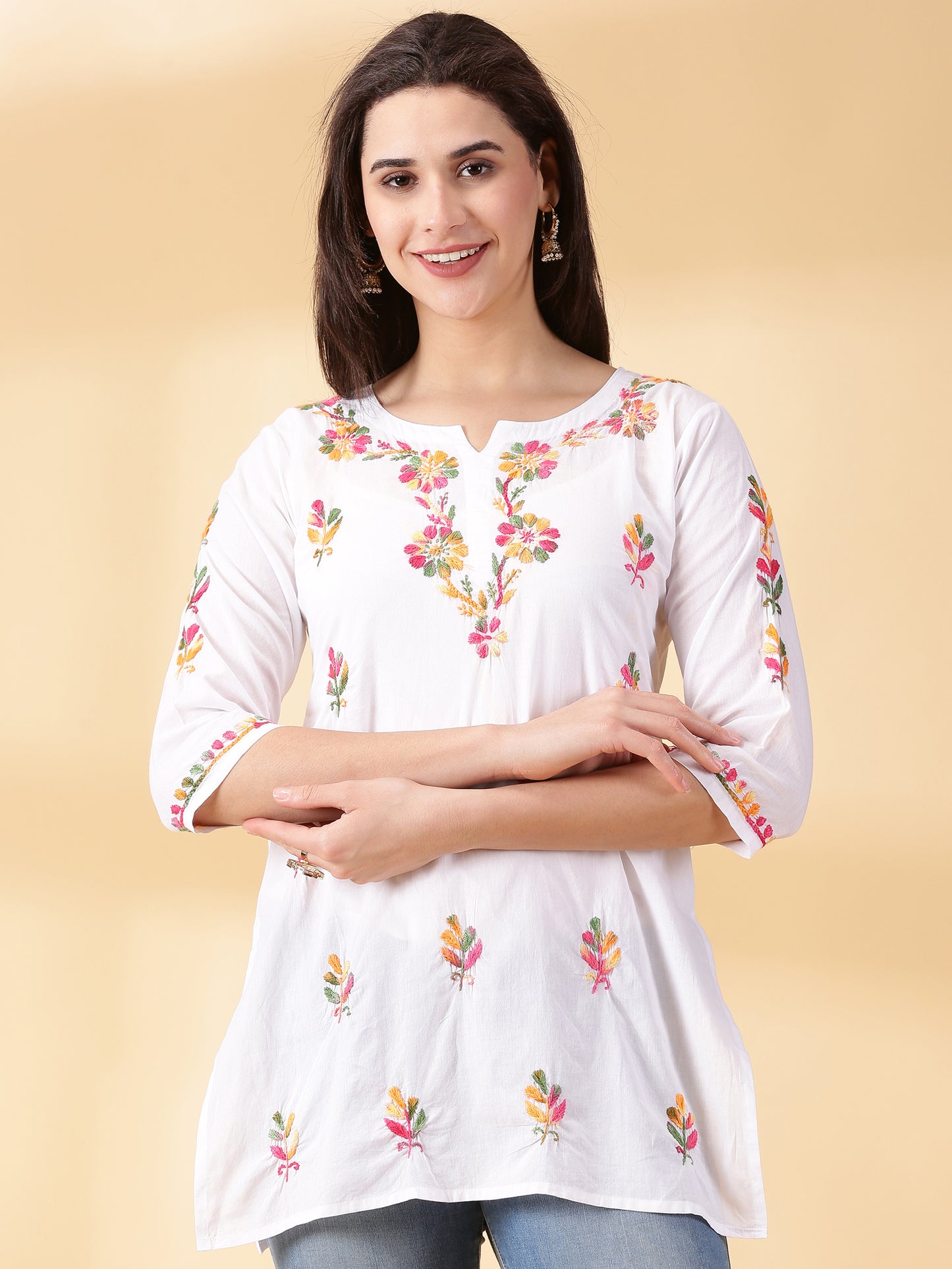 Women Hand Embroidered White Cotton Lucknowi Chikankari kurta