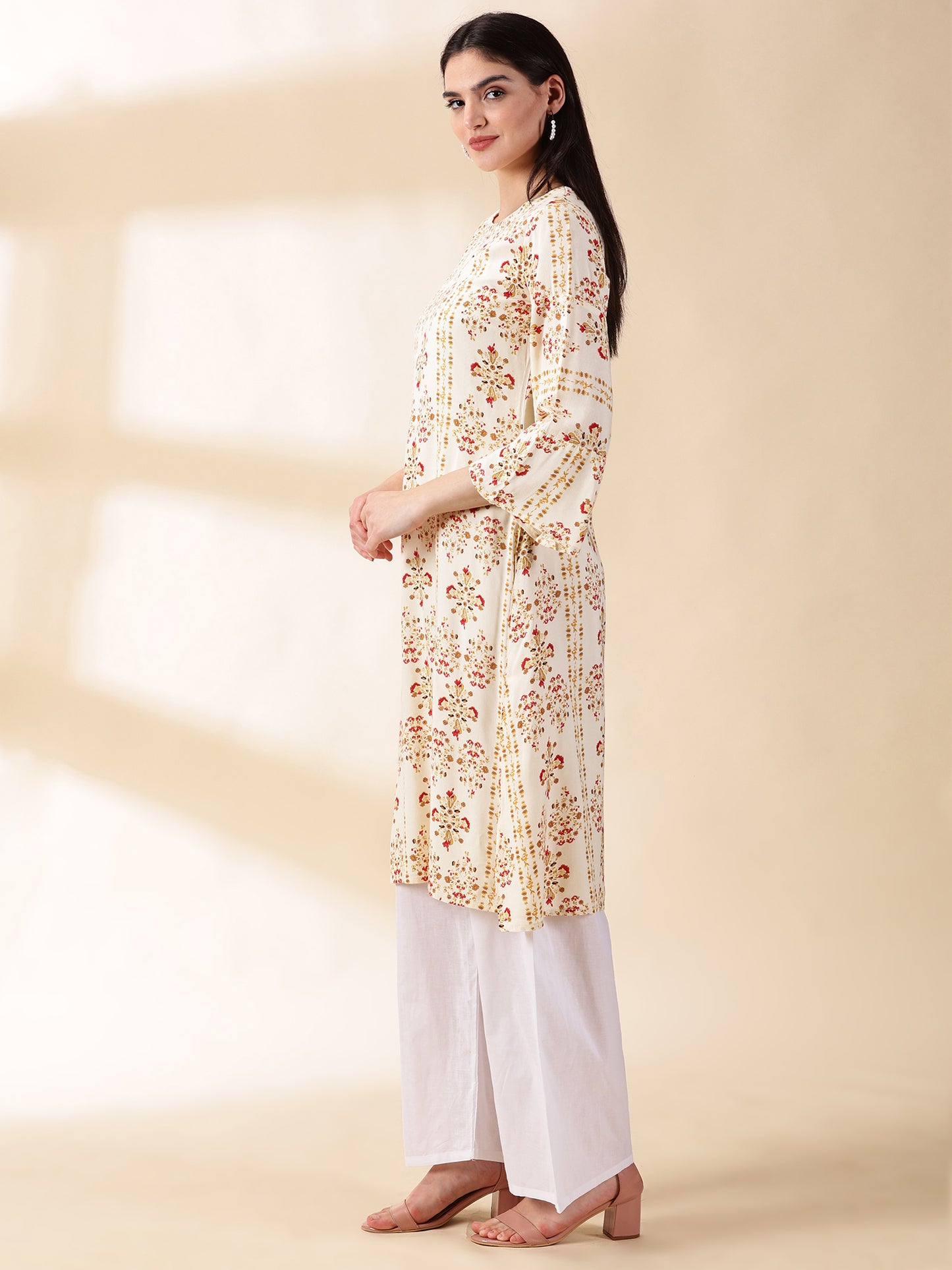 Women Cotton Off White Floral Printed Kurta