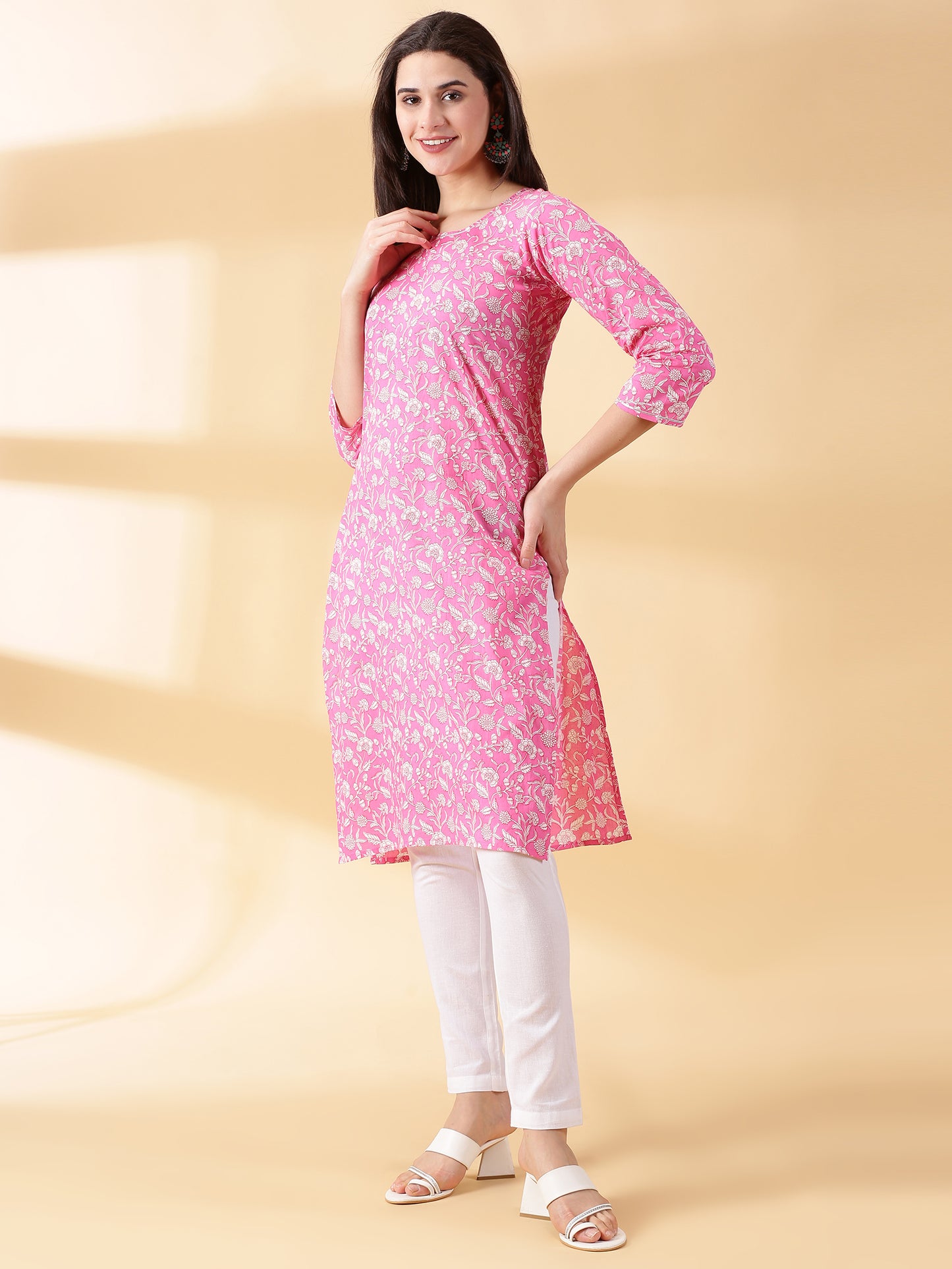 Women Pink Cotton Kurta With Trouser