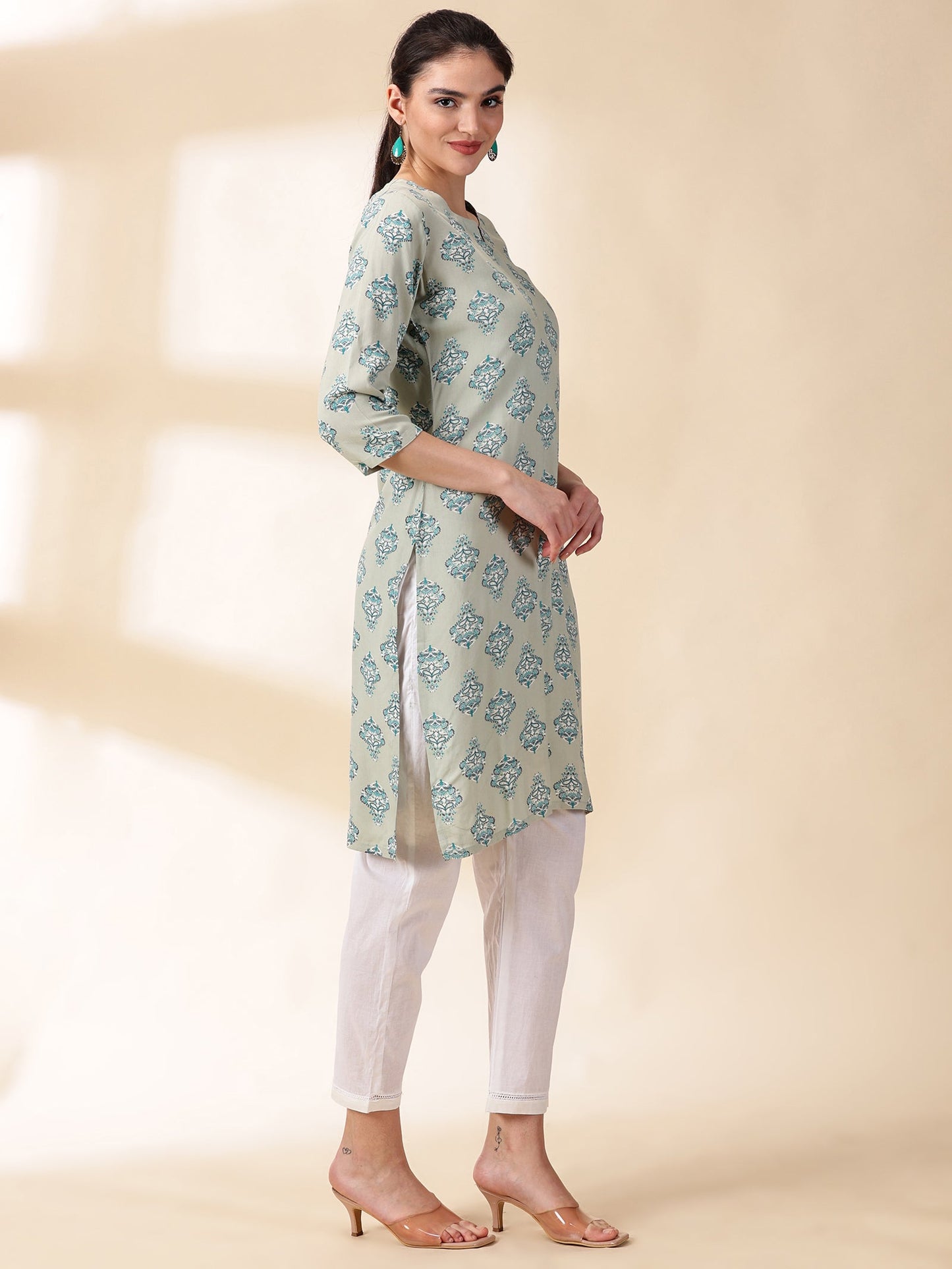 Women Green Printed cotton kurta With Pant