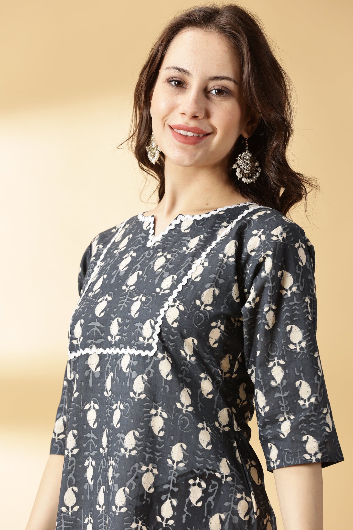 Women Grey Cotton Printed Kurta With Trouser & Dupatta