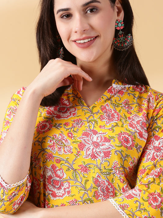 Women Cotton Floral Printed Kurta