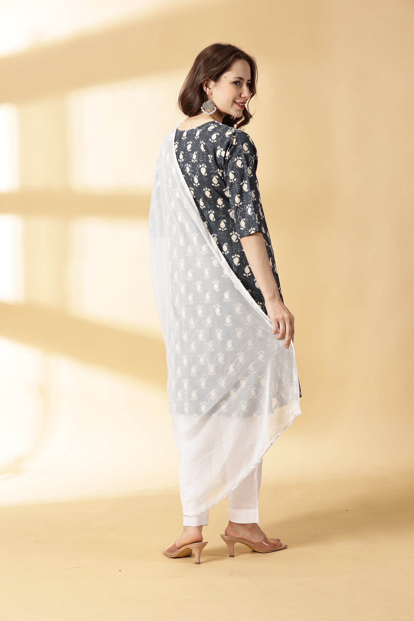 Women Grey Cotton Printed Kurta With Trouser & Dupatta