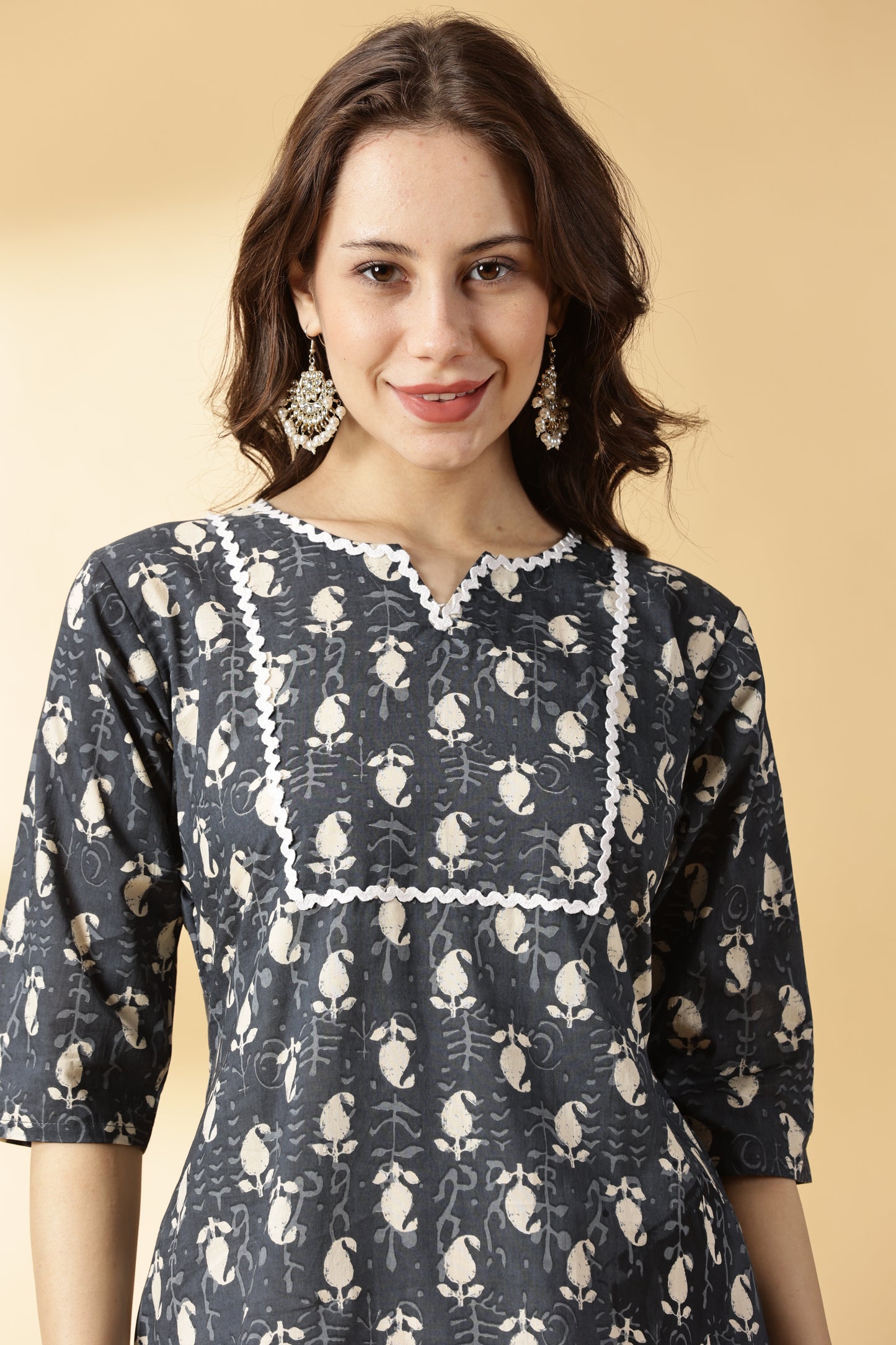 Women Grey Cotton Printed Kurta With Trouser & Dupatta